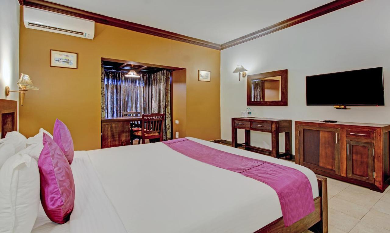 Treebo Premium Travancore Palace Cherthala Alappuzha Buitenkant foto