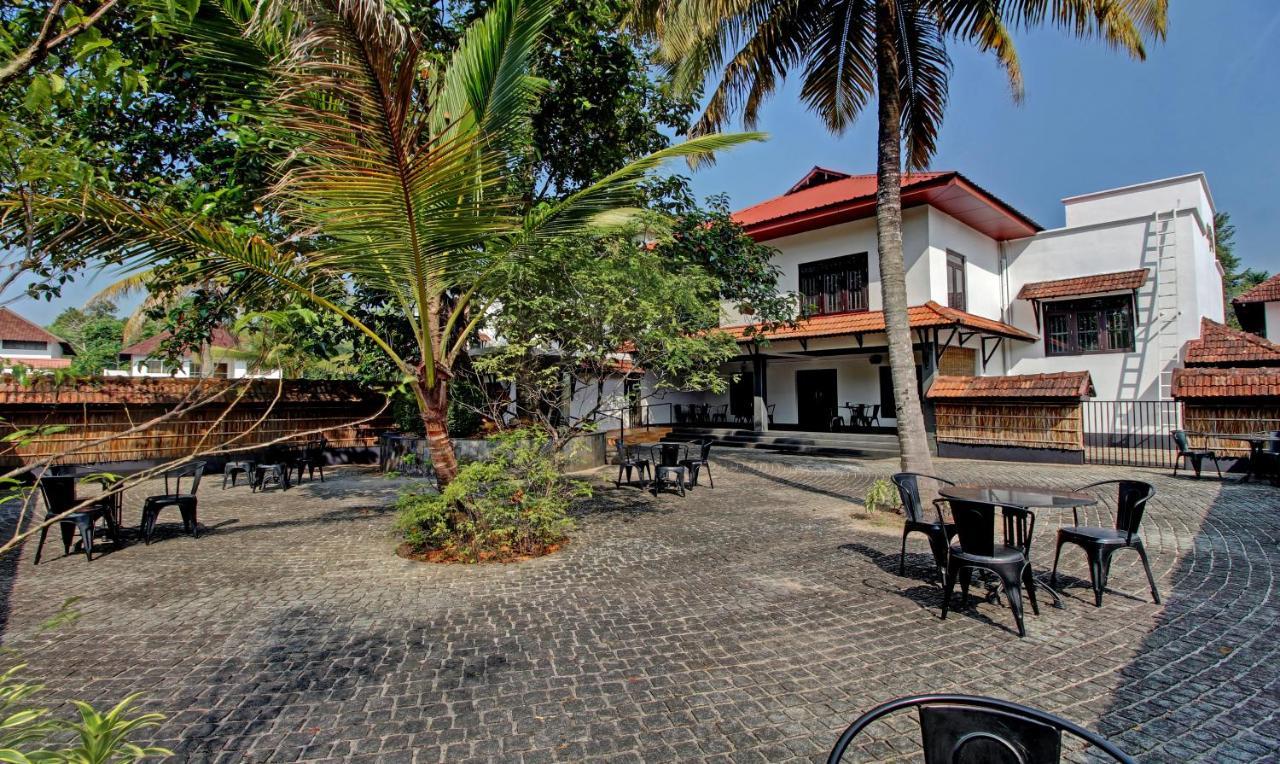 Treebo Premium Travancore Palace Cherthala Alappuzha Buitenkant foto